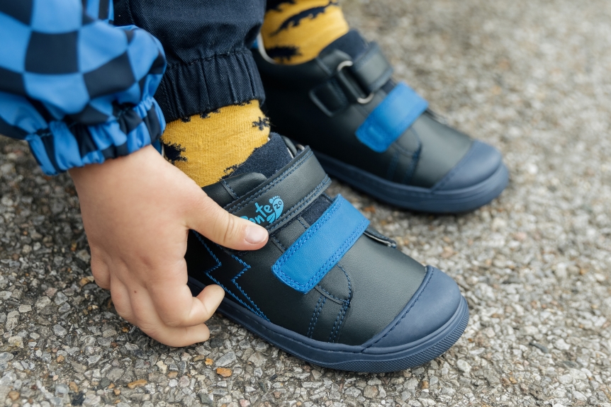 Tanítsd meg gyermekednek egyedül levenni a cipőjét! - A tuticipo segít